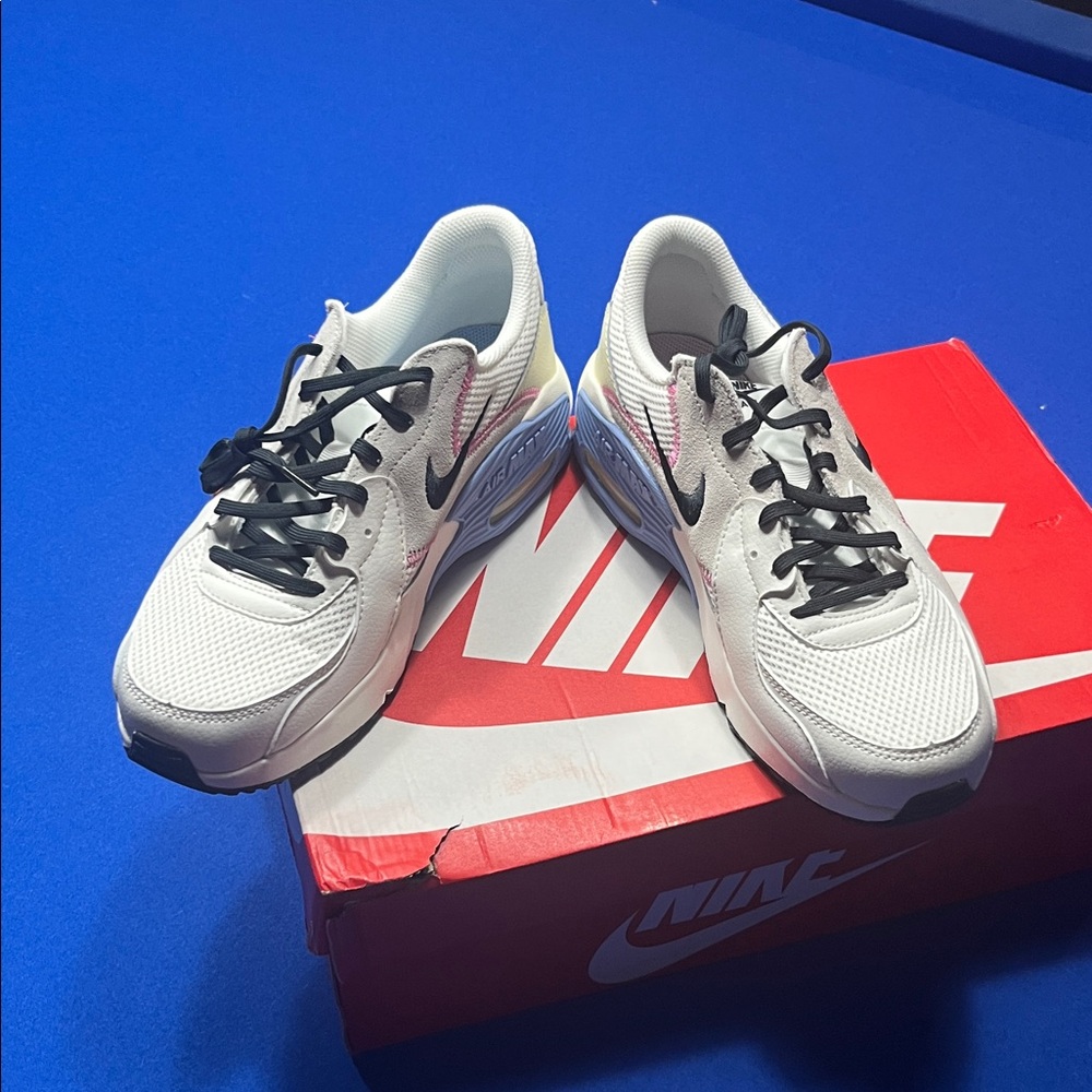 Nike air max baseball edition, women’s size 10